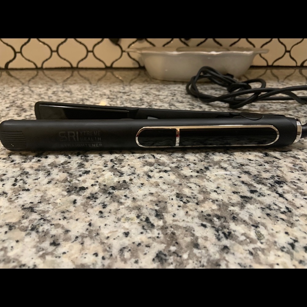 Hair straightener